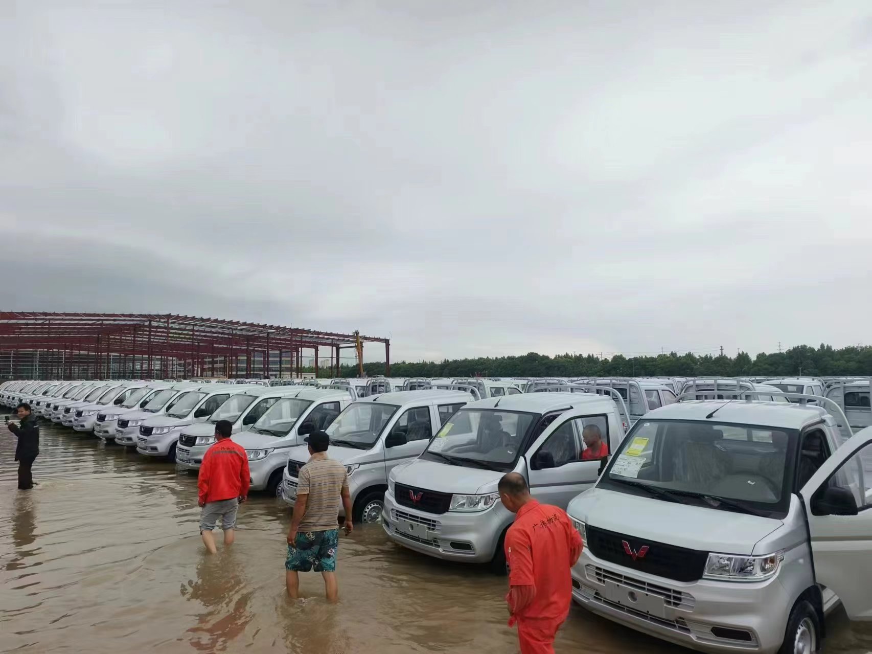 眾志成城，防汛救災(zāi)，各位的堅守正是公司發(fā)展的核心動力。